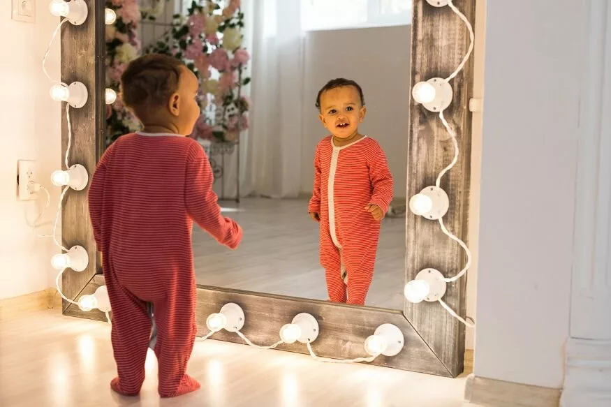 mirror play for infants